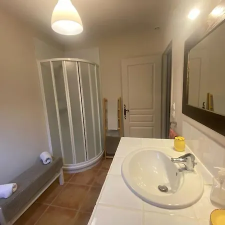 Holiday home Chez Laura Pres Du Pont D'arc *